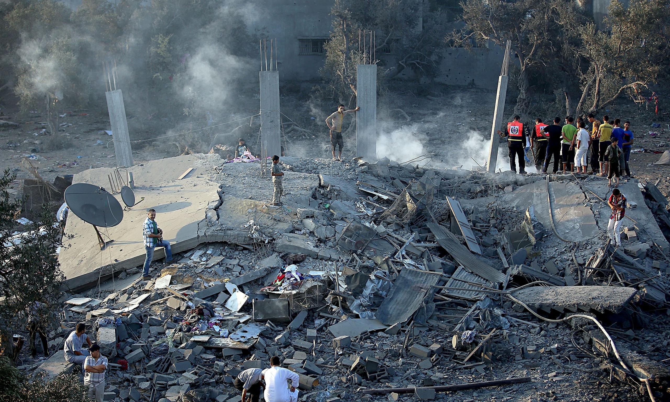 C'est le Début de la Fin Israeli-airstrikes-on-Gaz-014