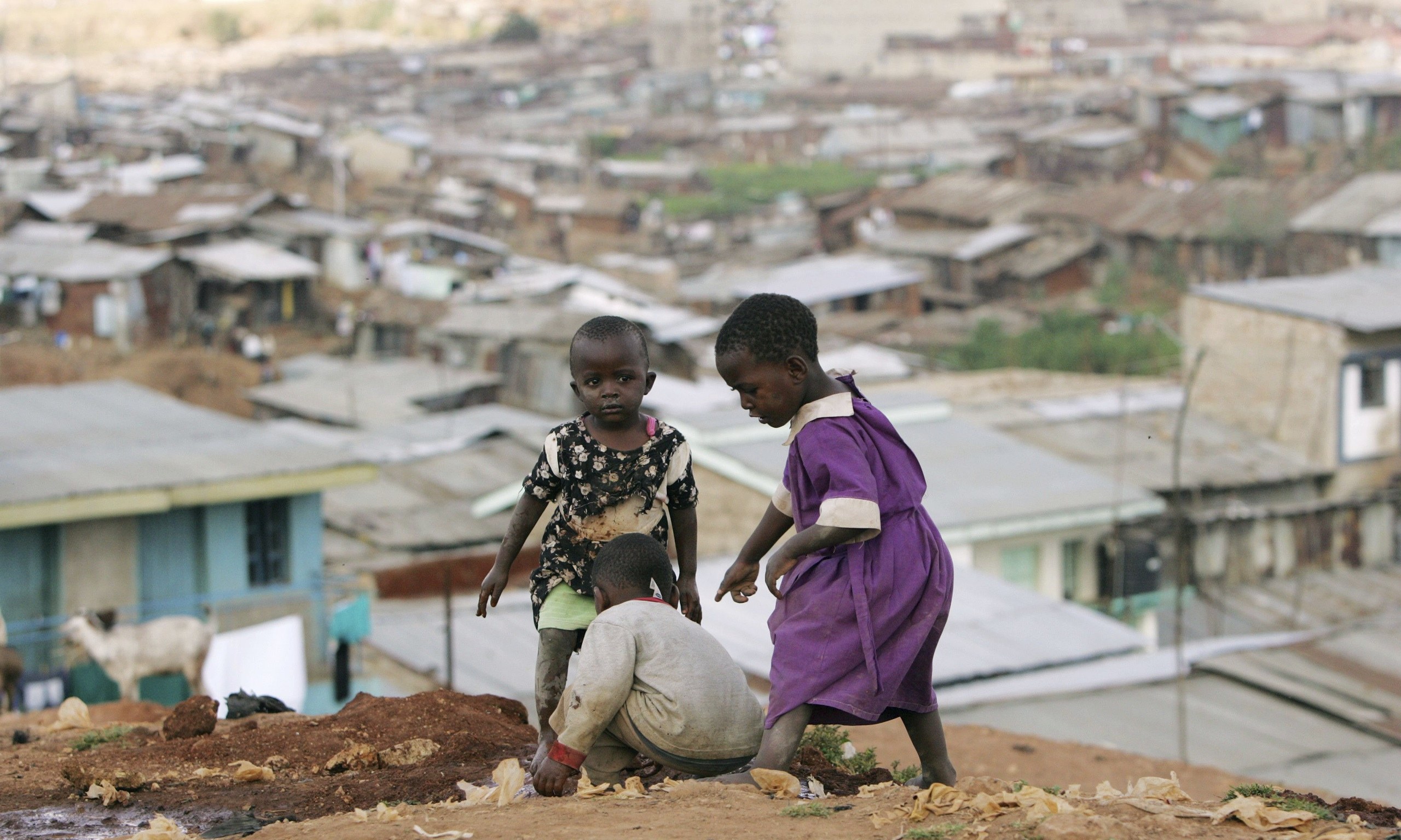 Бедные дети африки. Киншаса трущобы дети.