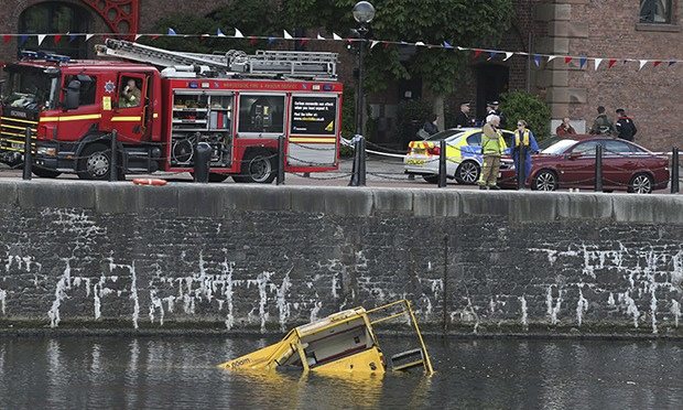 Duck boat accidents: foam at centre of Liverpool and 