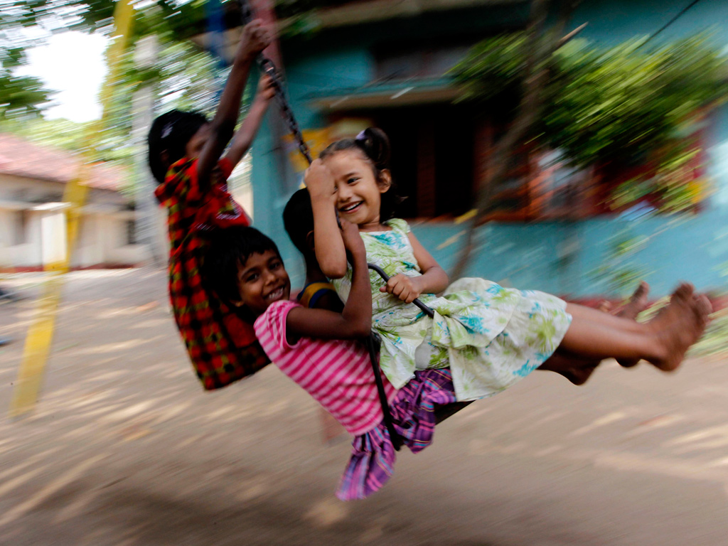 Sri-Lankan-children-play--001.jpg