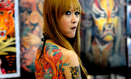 A-woman-displays-her-tatt-007.jpg