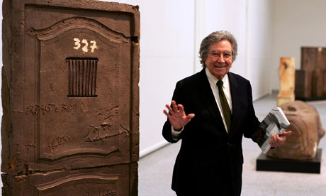 Antonio Tàpies at his exhibition at the Reina Sofía museum, Madrid, 2004. Photograph: Pedro Armestre/AFP/Getty Images