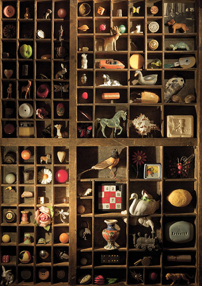 <strong>Tombala</strong><br />Visitors to my Museum of Innocence must compel themselves, therefore, to view all objects displayed therein – the buttons, toys, F&uuml;sun's combs, tickets and old photographs – not as real things in the present moment, but as my memories