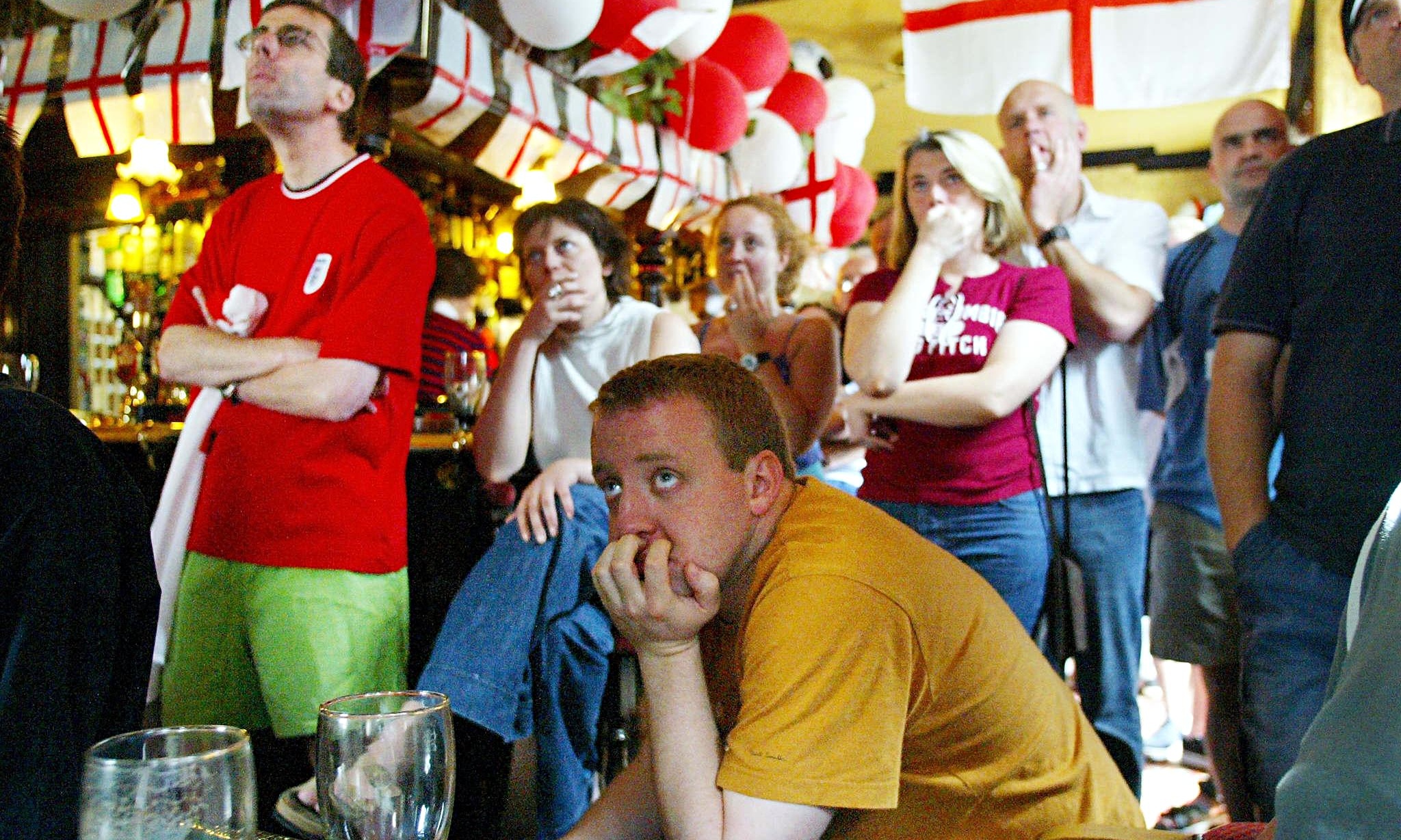 England-fans-pub-hours-012.jpg