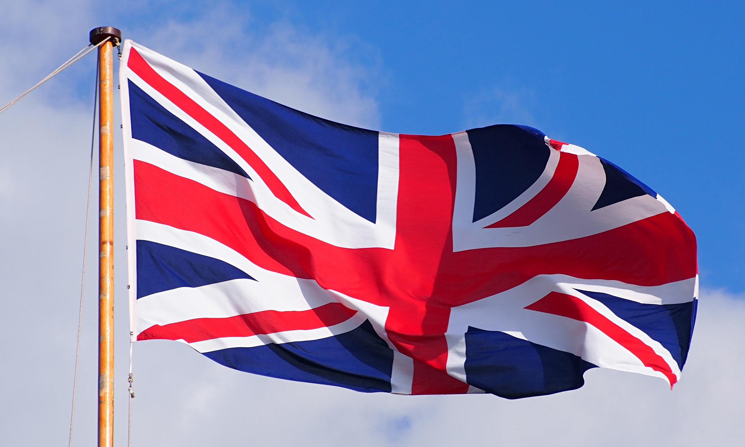 Почему в британии приспущены флаги. Юнион Джек флаг. Union Flag Великобритании. Great Britain флаг. Великобритания Юнион Джек.