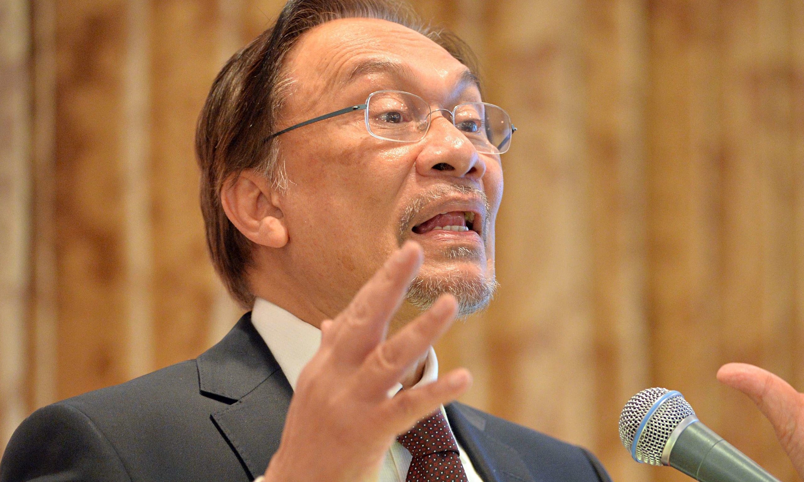Malaysian politician Anwar Ibrahim jailed for five years on sodomy