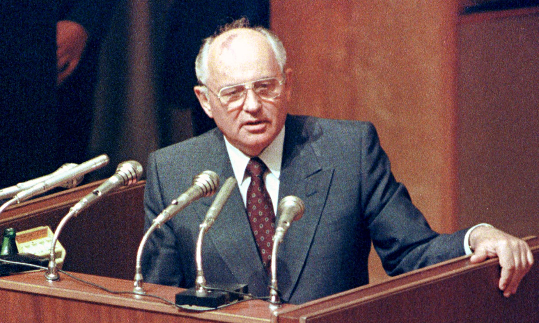 russian-mps-say-mikhail-gorbachev-should-be-prosecuted-for-treason