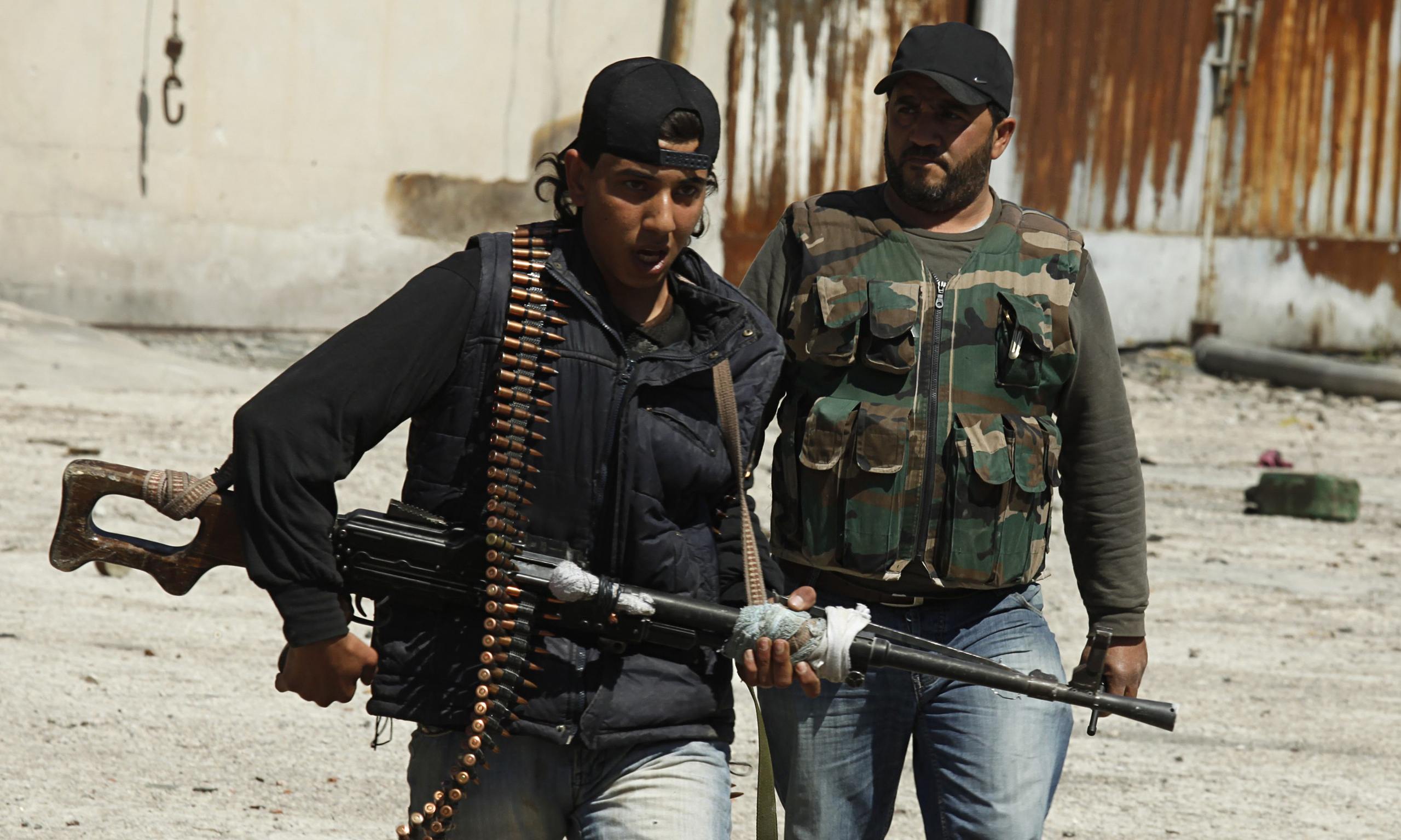 https://static-secure.guim.co.uk/sys-images/Guardian/Pix/pictures/2014/4/16/1397656557085/Syrian-rebels-014.jpg
