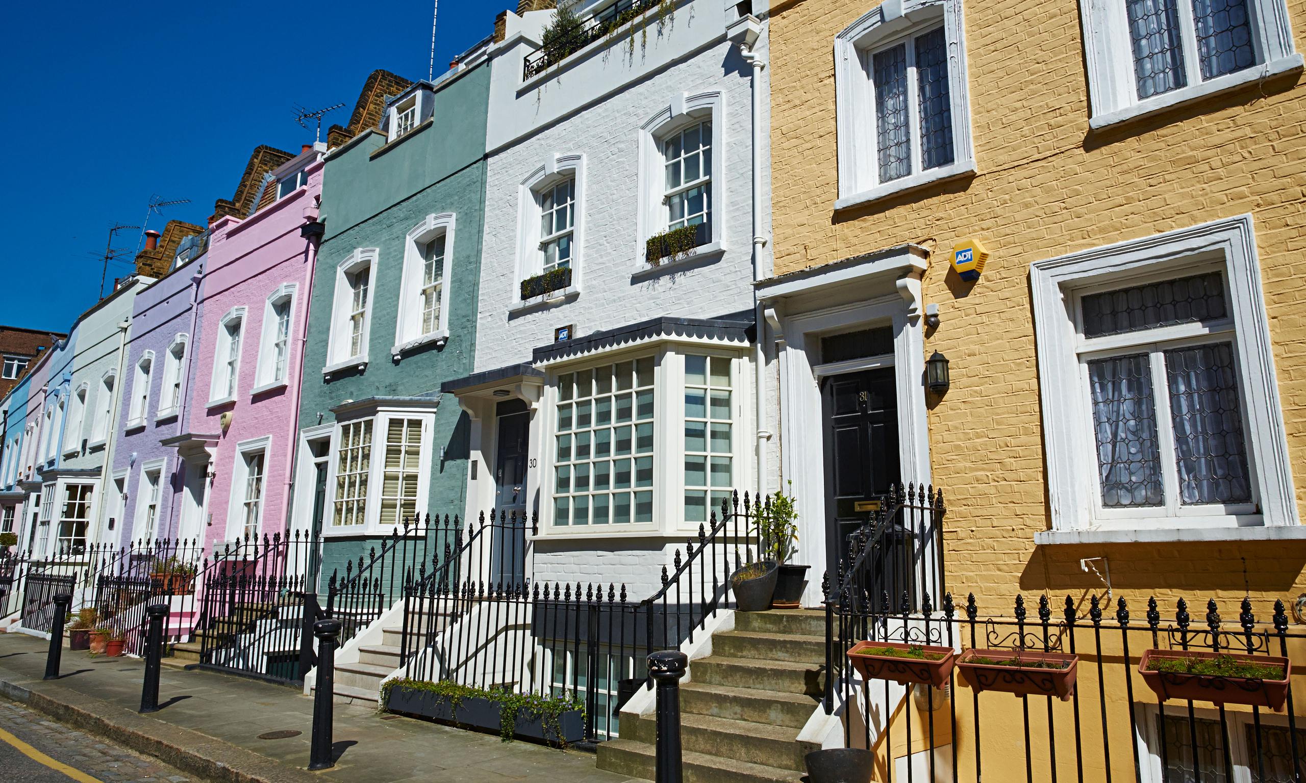 Price of 3-bedroom house in prime London areas has risen 