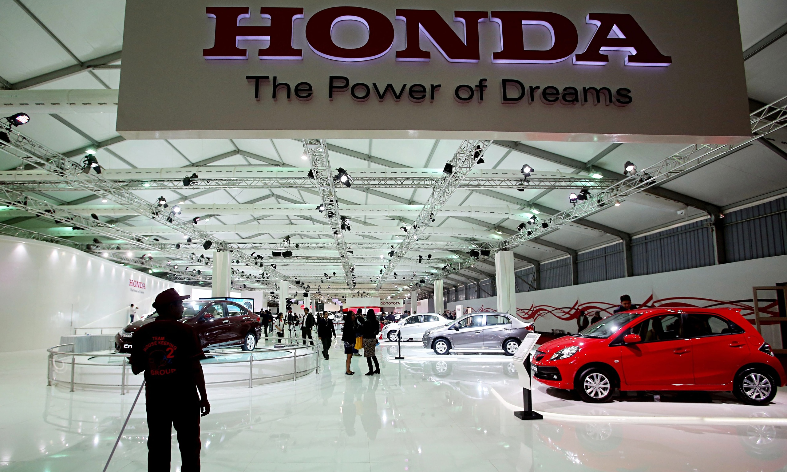 Honda recalls nearly 2m cars in airbag scare | Business | The Guardian Honda recalls nearly 2m cars in airbag scare | Business | The Guardian