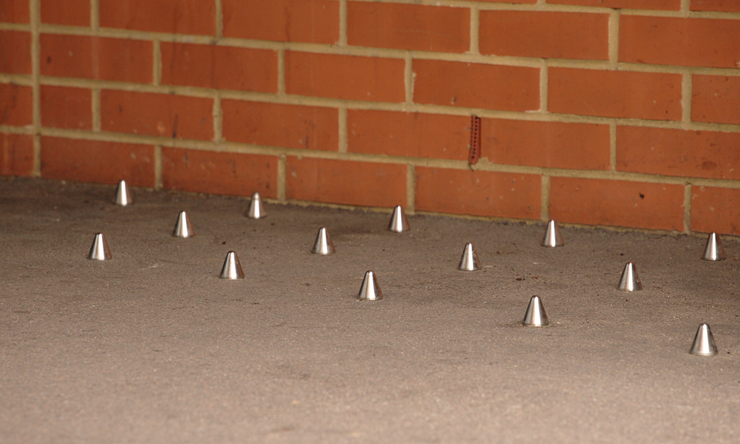 metal spikes for track