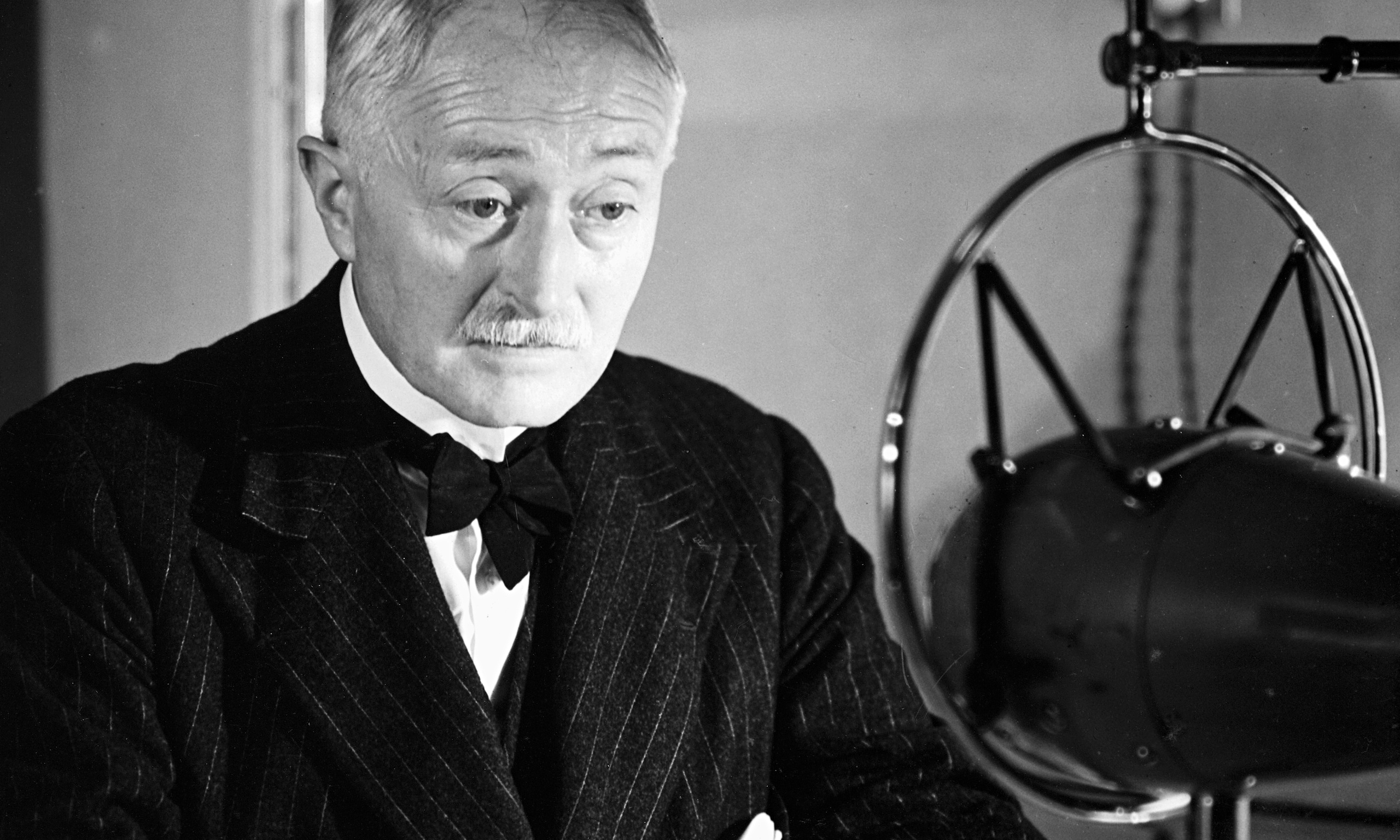 poet-laureate-john-masefield-s-unseen-tributes-to-george-vi-revealed