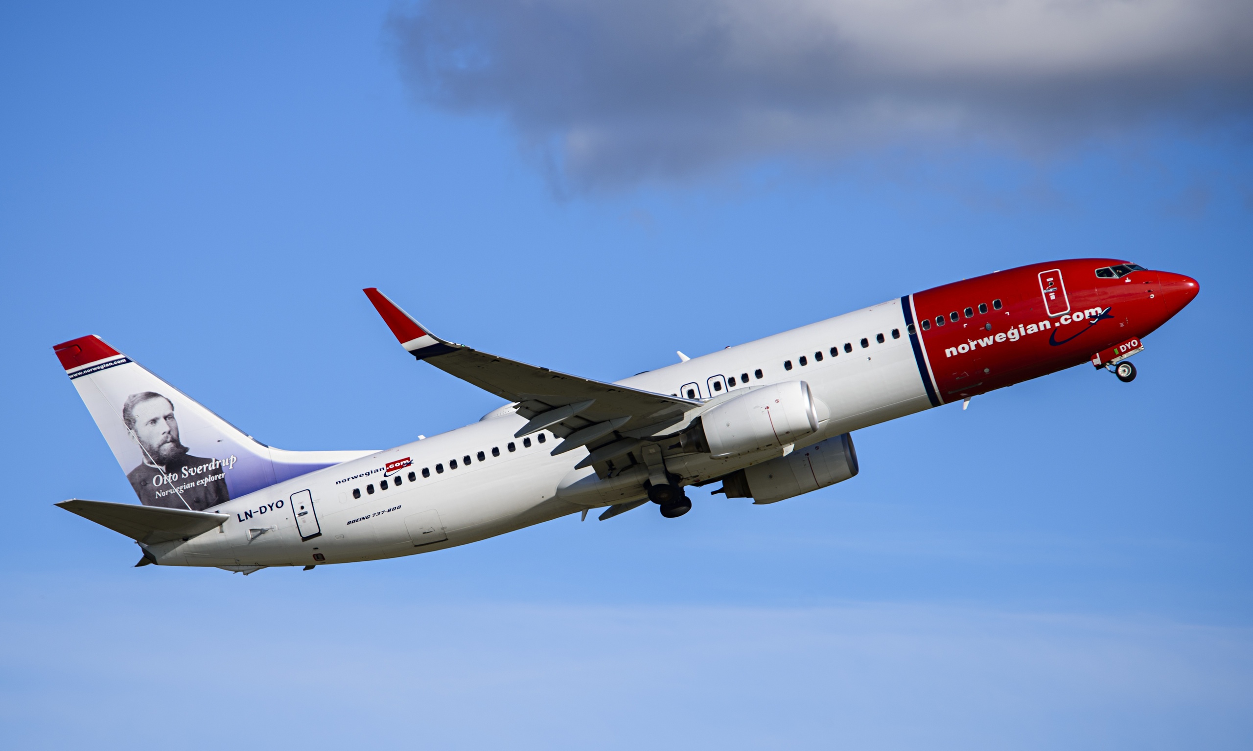 norwegian-s-low-cost-transatlantic-service-takes-off-from-gatwick