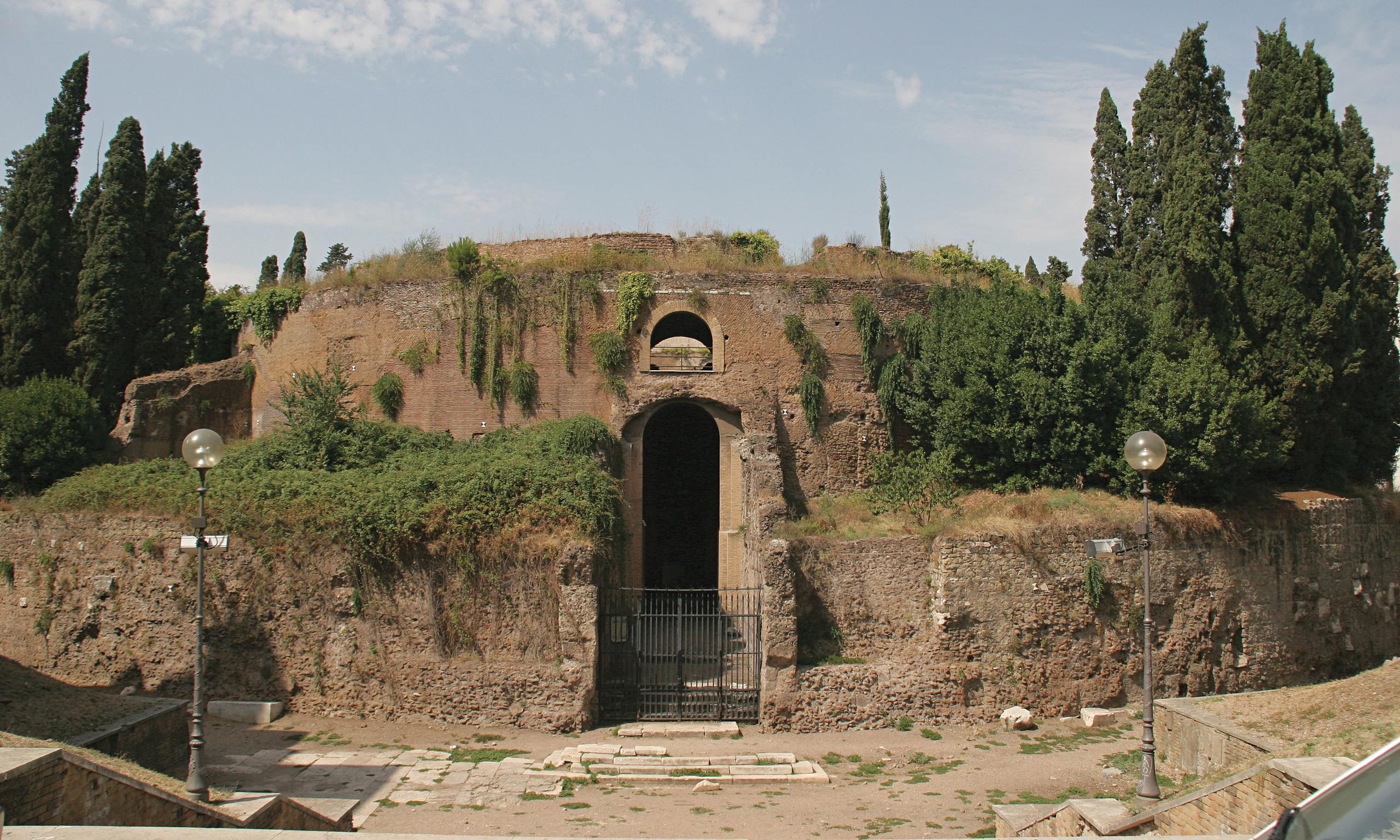 Mausoleum of Augustus stands derelict on anniversary of