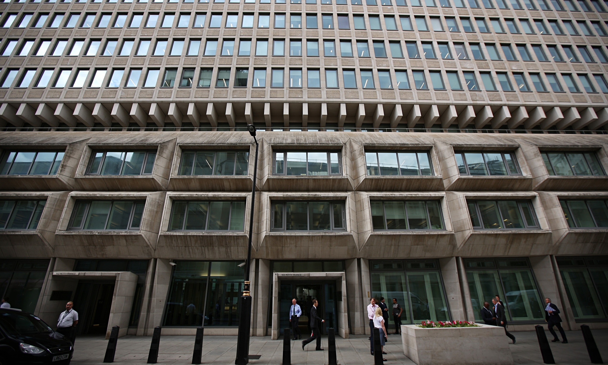 Ministry of Justice fined £180,000 for losing sensitive data on