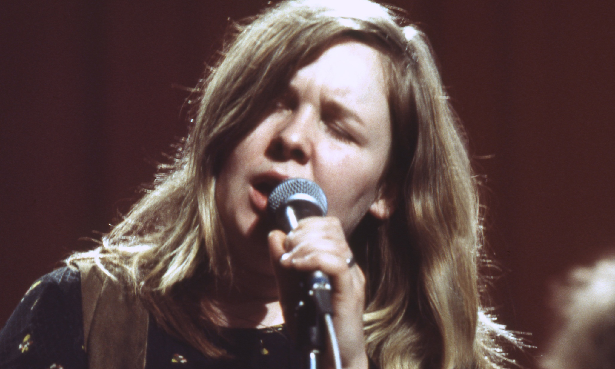 Ive Always Kept A Unicorn The Biography Of Sandy Denny By Mick Houghton Review Books The