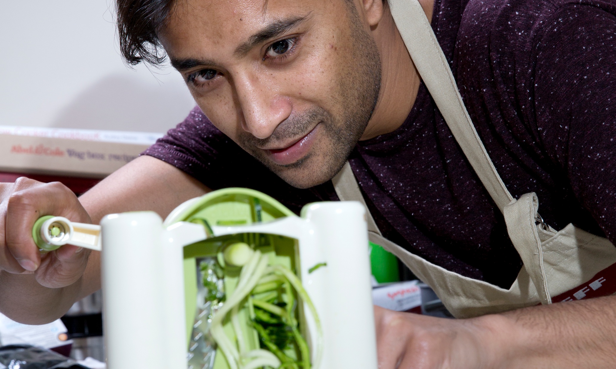 Rhik Samadder makes courgette spaghetti with a spiraliser