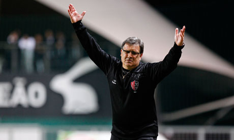 https://static-secure.guim.co.uk/sys-images/Sport/Pix/columnists/2013/7/22/1374520352502/Gerardo-Martino-has-in-re-008.jpg