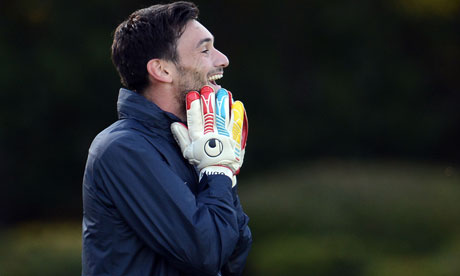 Hugo-Lloris-suffers-what--008.jpg