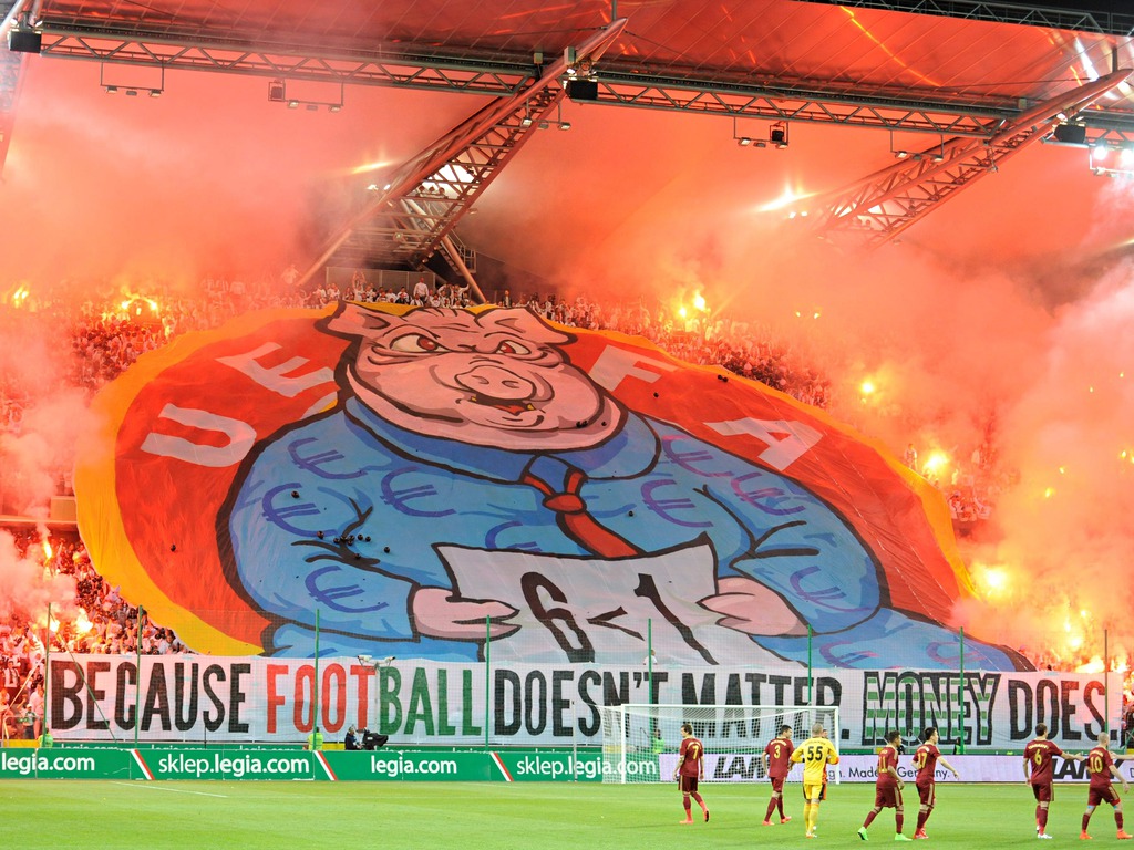 Legia-Warsaws-fans-protes-004.jpg